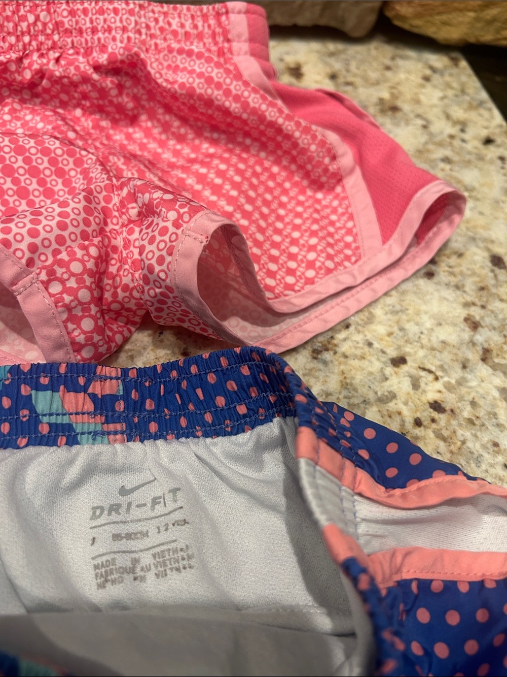Nike Bundle (4) Shorts - 2T - Picture 5 of 5